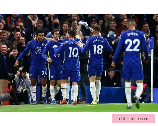 切尔西女足逆袭上演惊心动魄卫冕之战力克强敌捧起英超冠军奖杯