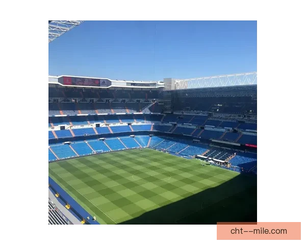 伯纳乌球场全新360度环绕电子屏幕亮相西甲赛场引发热议